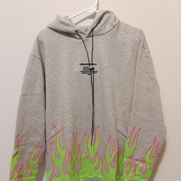 Clothes - Picture 8 of 16